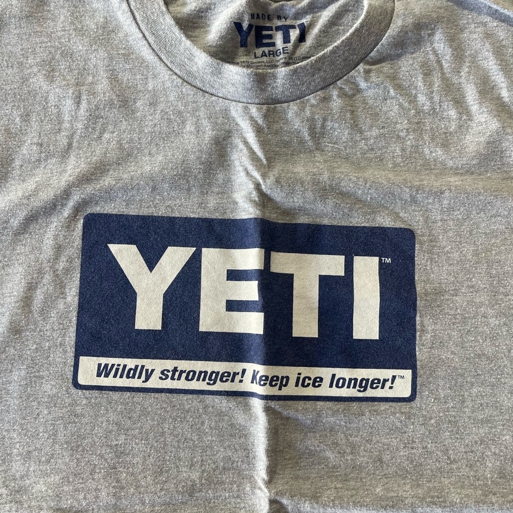 Size large Yeti T- shirt perfect for repping your favorite brand on a hot day